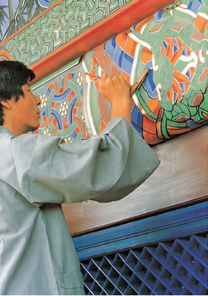 단청장의 작업 모습