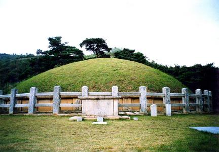 경주 경덕왕릉 전면
