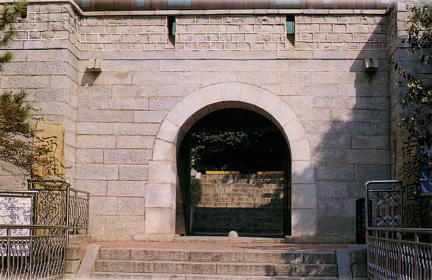 부산진지성서문성곽우주석